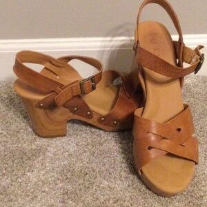 Women's Tan Platform Sandals